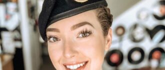 20 جندي إناث جميلة مثل العارضات