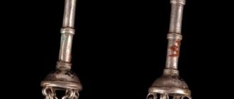 العراق – نينوى، الموصل | حلي المرأة المتزوجة – عقرا أو نوادر – فضة // © متحف كواي برلي. 71.1982… | مجوهرات لبنان والعراق القبلية | مجوهرات عرقية، مجوهرات تقليدية، مجوهرات قديمة